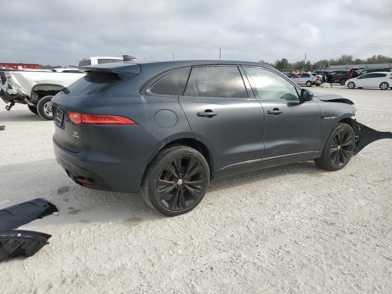 2020 Jaguar F-Pace - Image 3