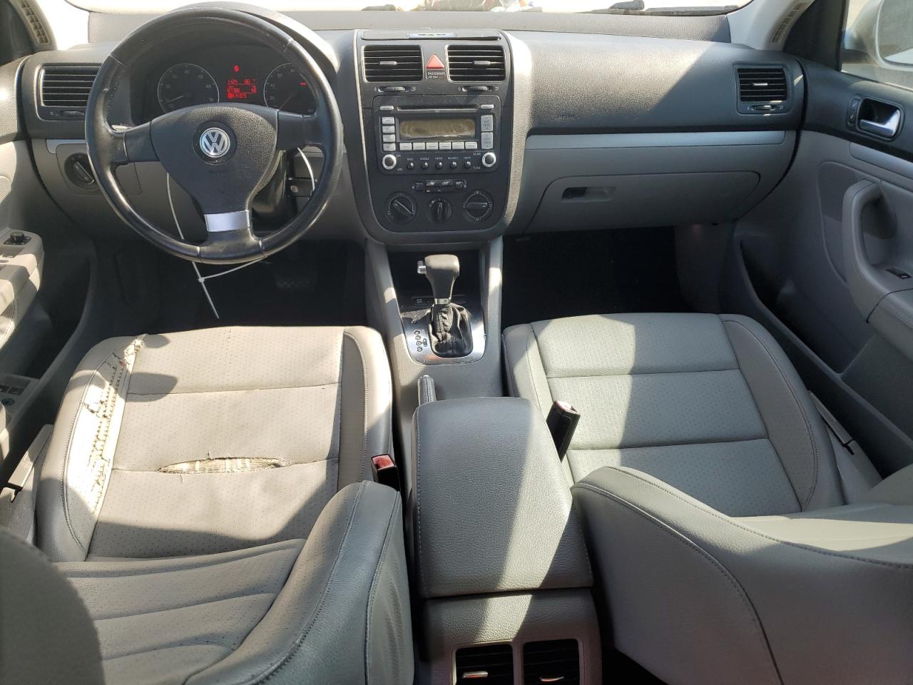 2009 Volkswagen Jetta - Image 8