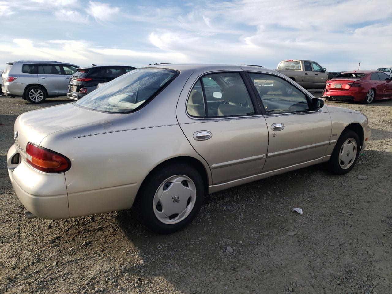 1993 Nissan Altima - Image 3