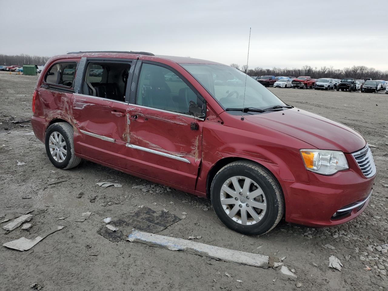 2013 Chrysler Town & Country - Image 4
