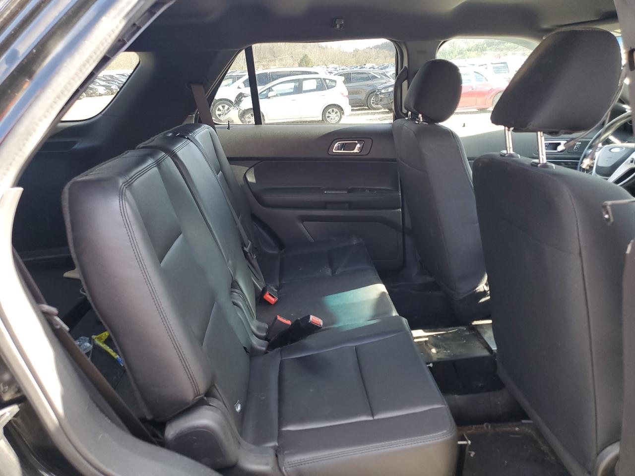 2015 Ford Explorer - Image 10