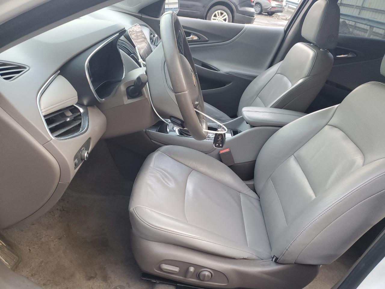 2017 Chevrolet Malibu - Image 7