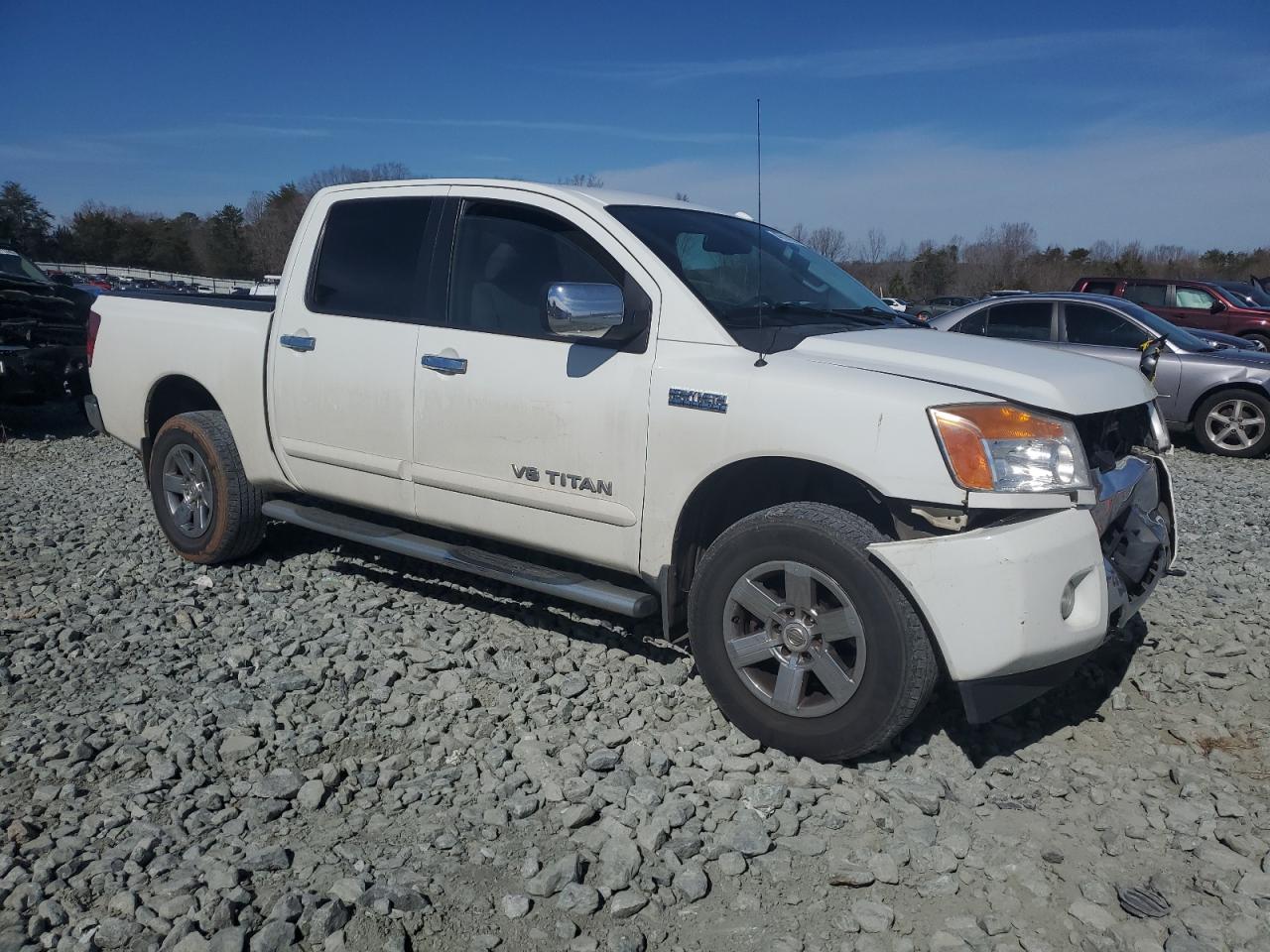 2014 Nissan Titan - Image 4