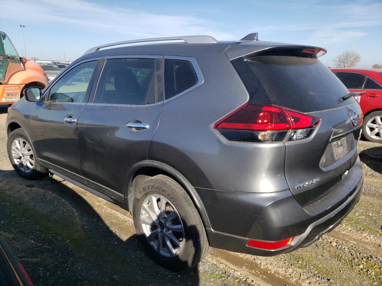 KNMAT2MV3JP555711 NISSAN ROGUE 2018