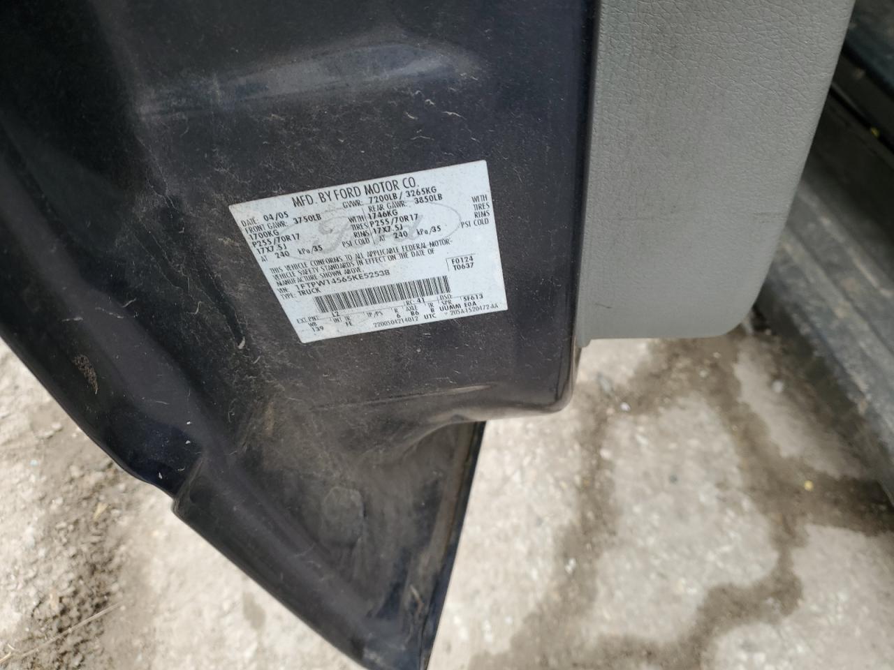2005 Ford F-150 - Image 12
