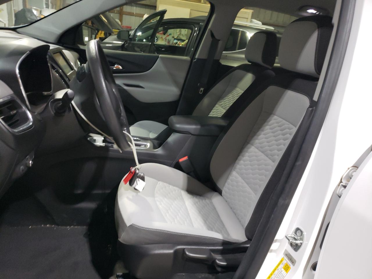 2GNAXREV5J6170881 CHEVROLET EQUINOX 2018