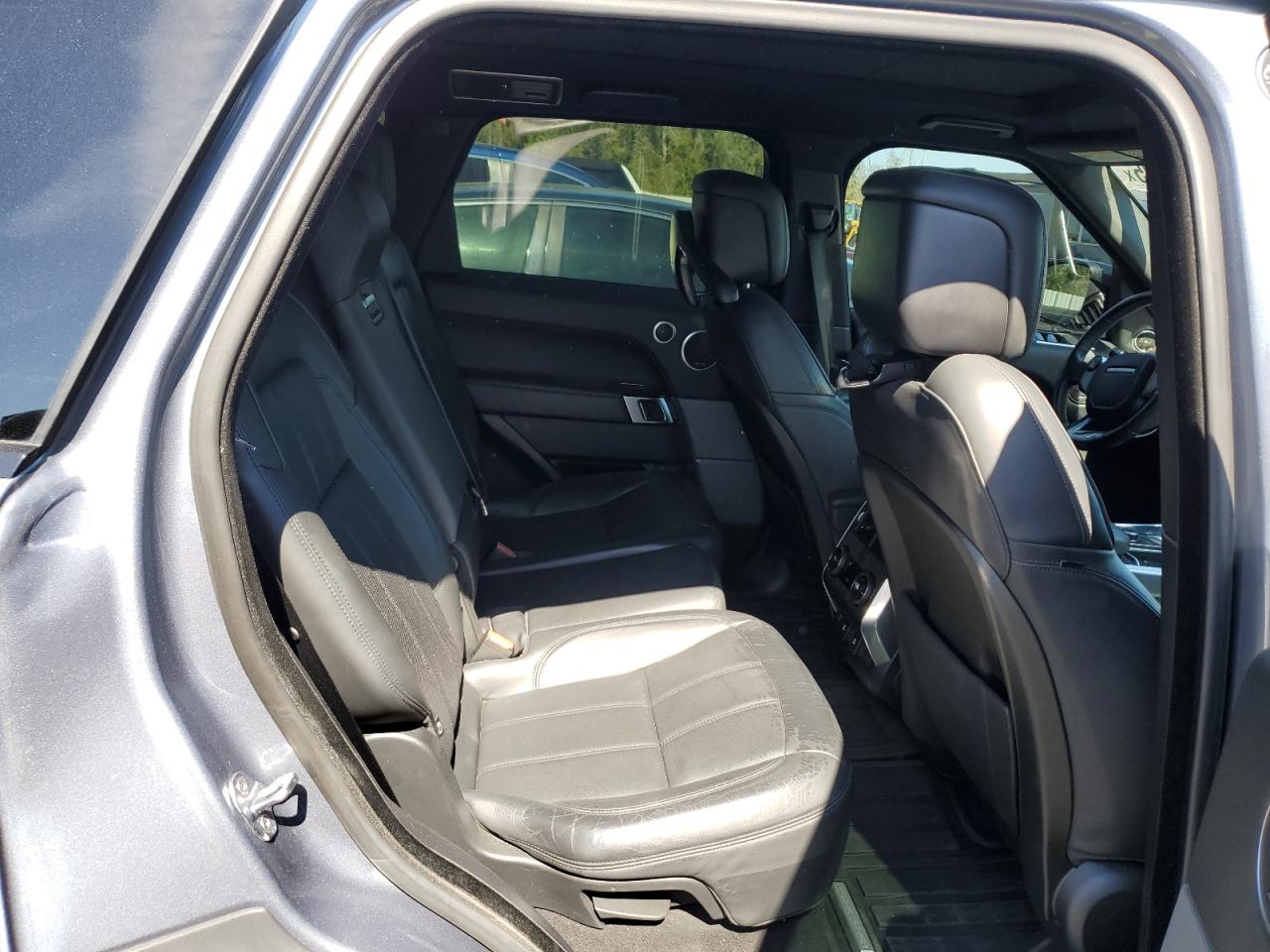 2018 Land Rover Range Rover - Image 11
