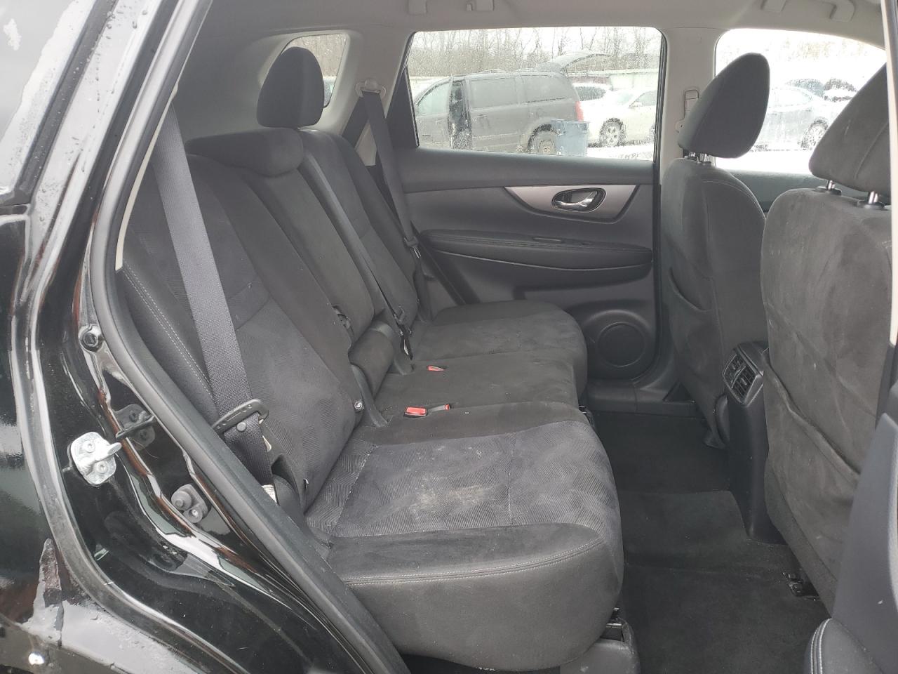2015 Nissan Rogue - Image 11