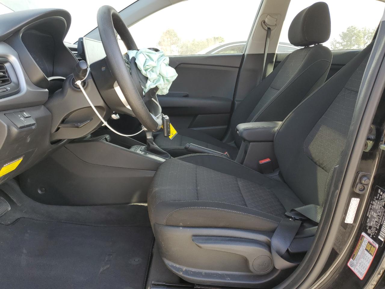 2023 Kia Rio - Image 7