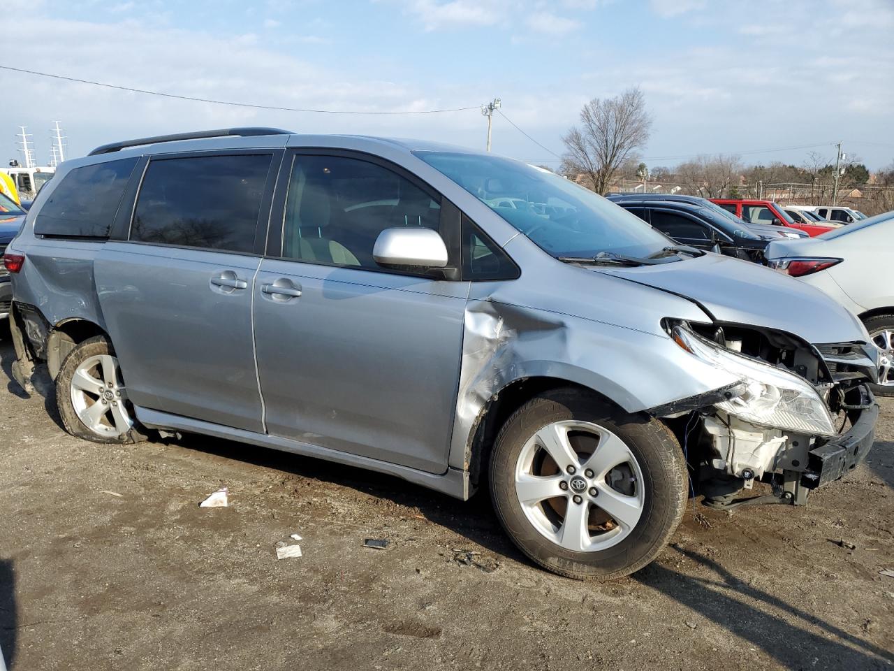 2018 Toyota Sienna - Image 4