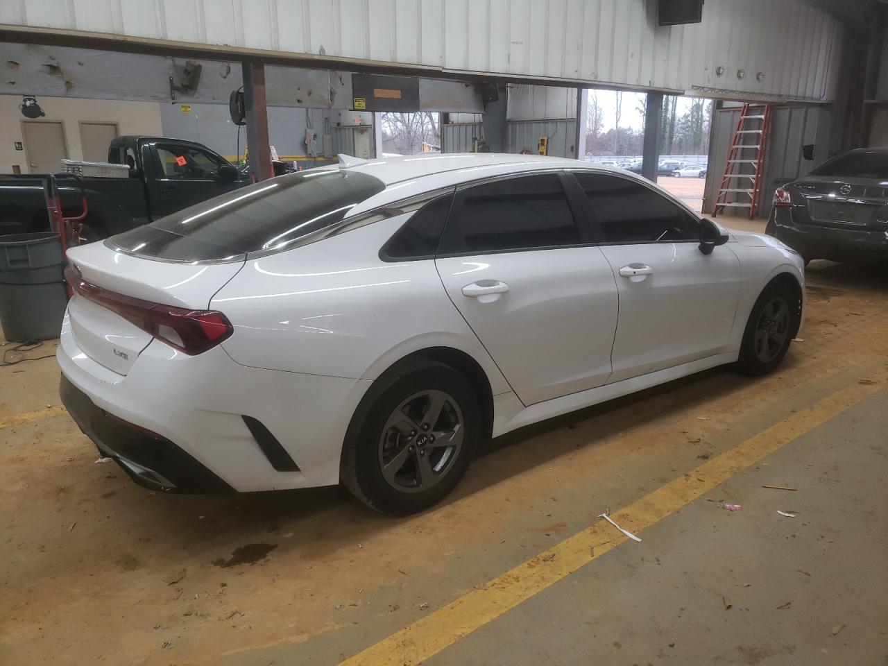 2021 Kia K5 - Image 3