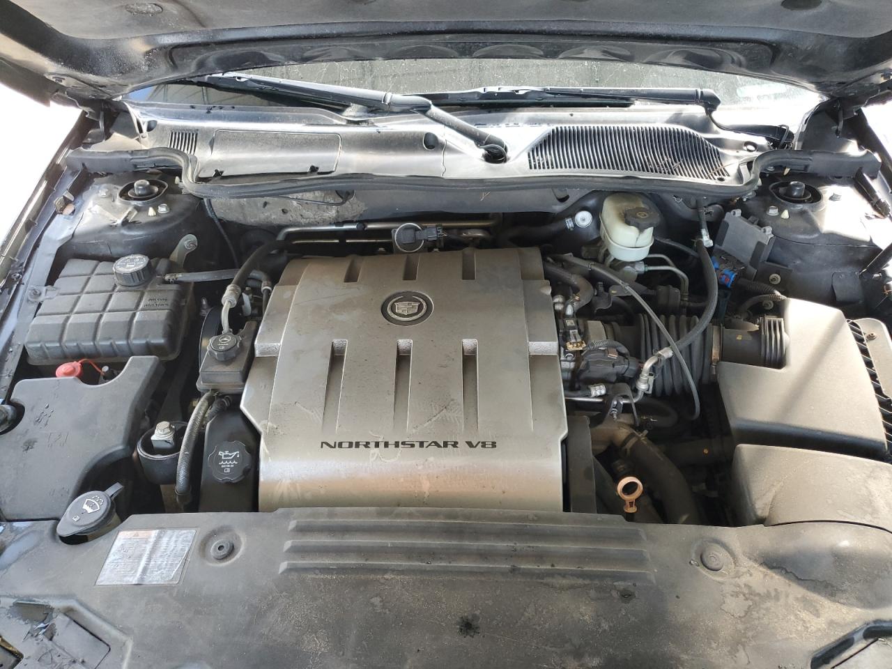 2011 Cadillac DTS - Image 11