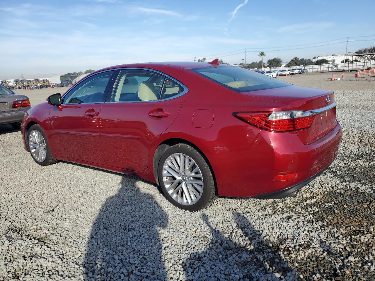 2013 Lexus ES - Image 2