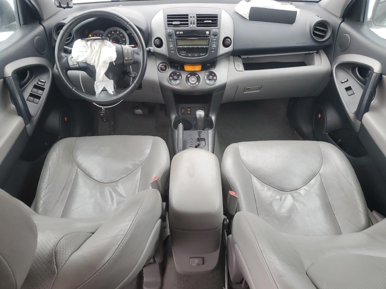 2010 Toyota RAV 4 - Image 8