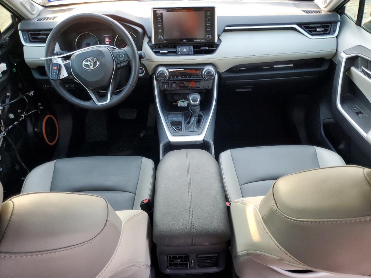 2019 Toyota RAV 4 - Image 8