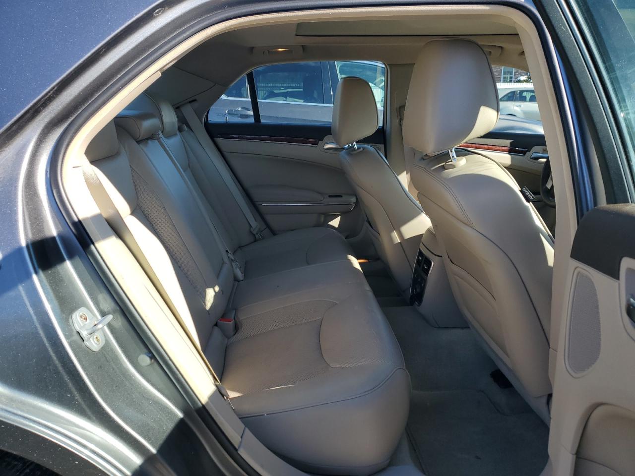 2011 Chrysler 300 - Image 10