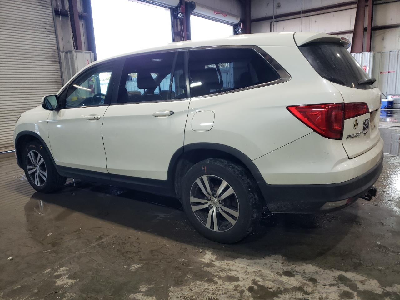 2016 Honda Pilot - Image 2