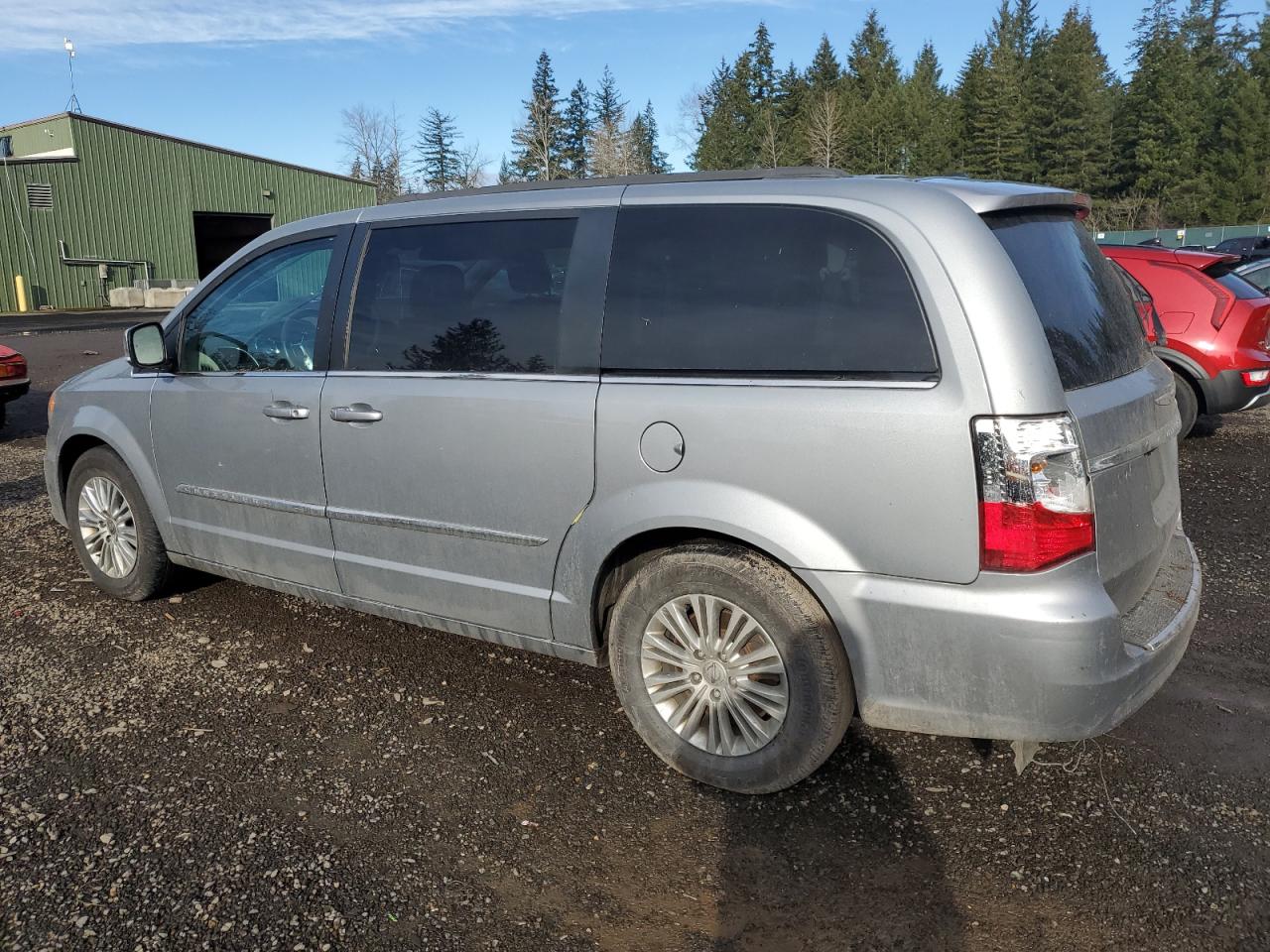 2015 Chrysler Town & Country - Image 2