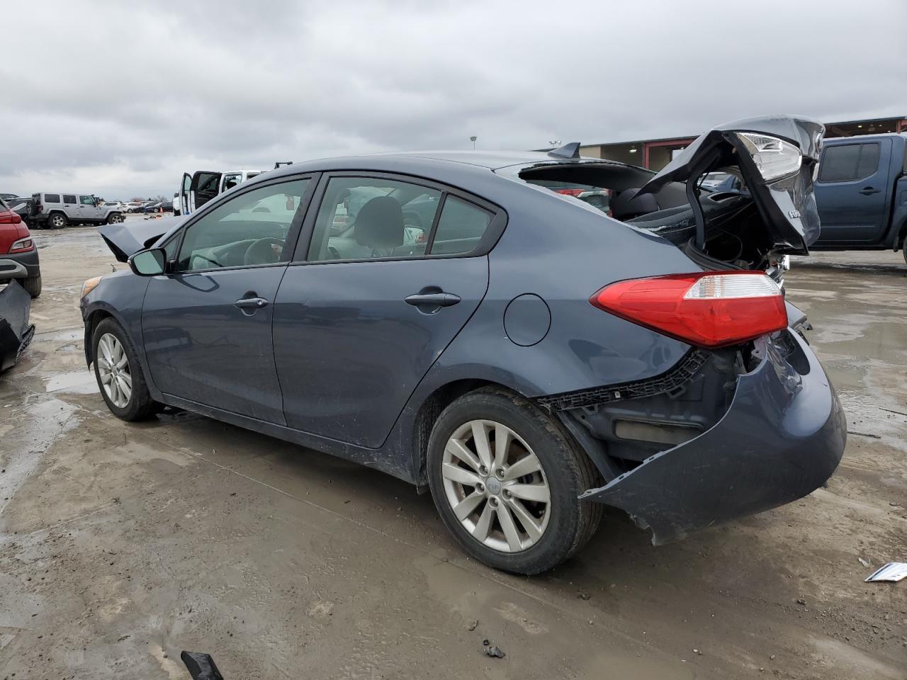 2016 Kia Forte - Image 2
