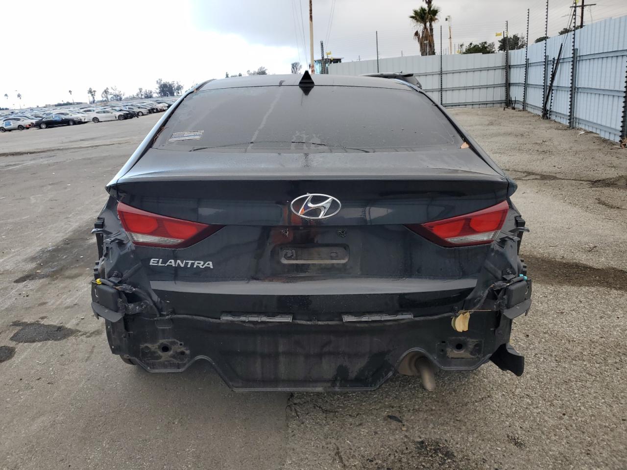 2018 Hyundai Elantra - Image 6