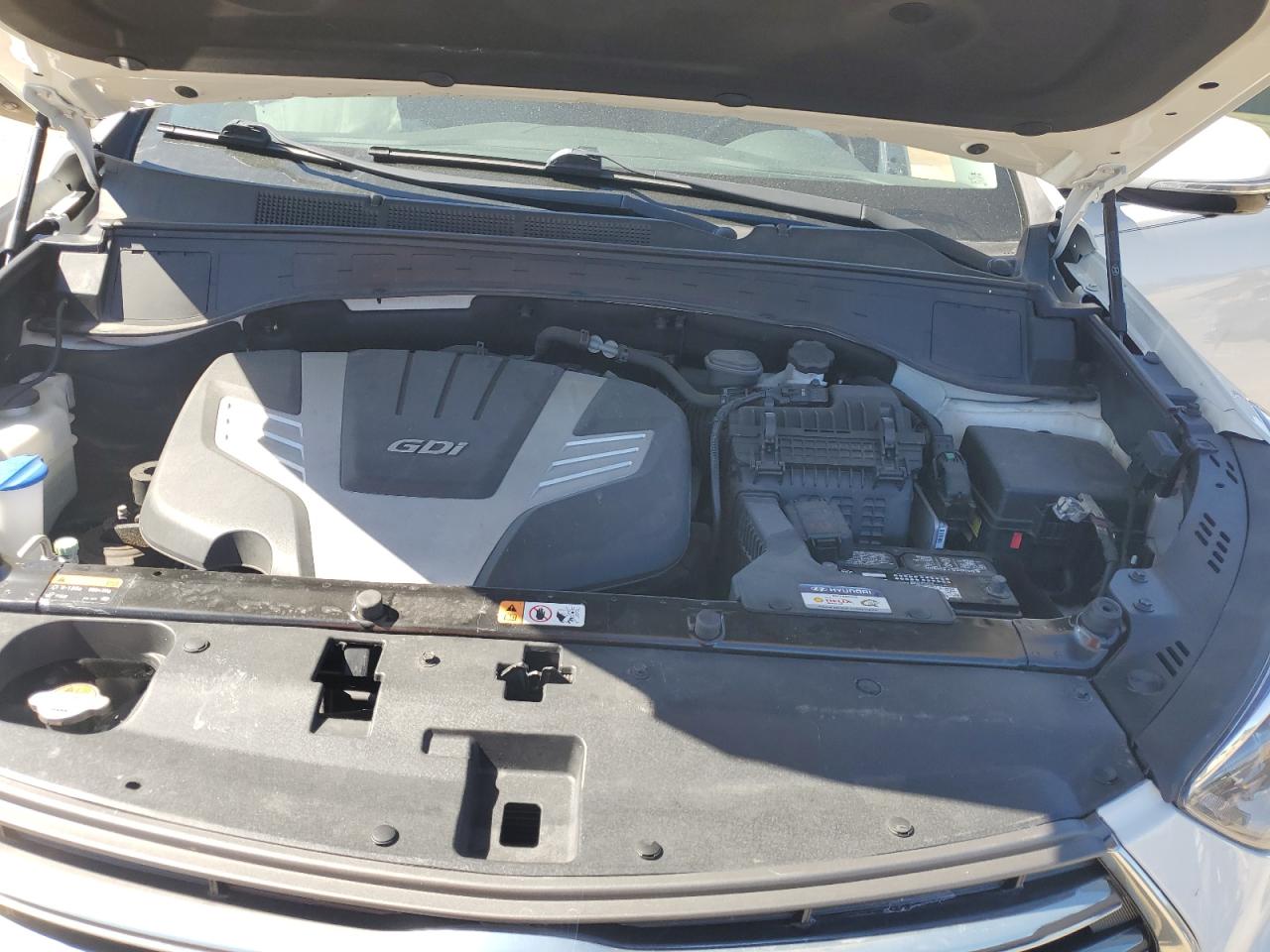 2017 Hyundai Santa Fe - Image 11