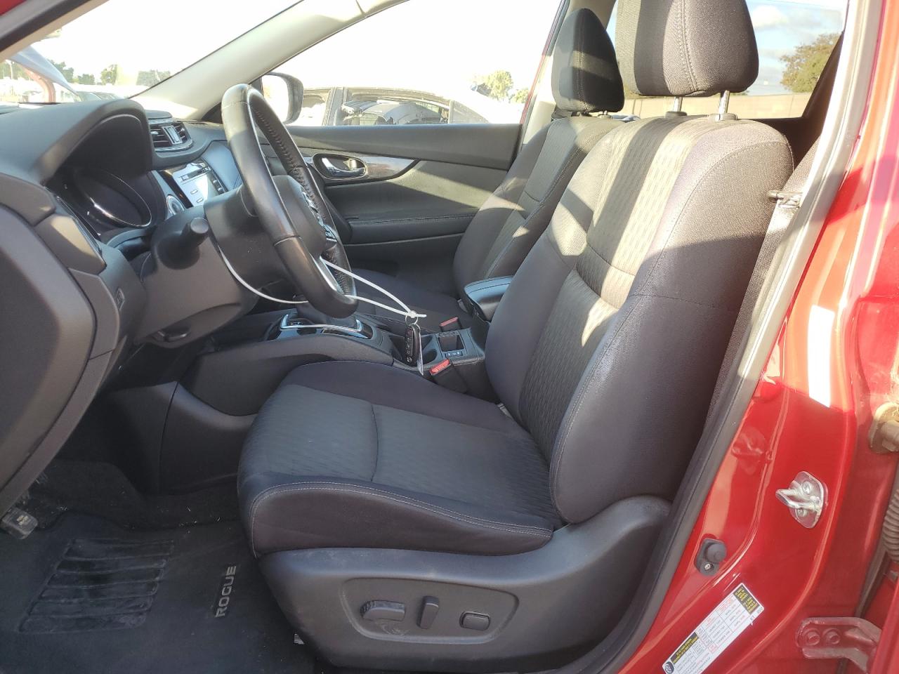 2017 Nissan Rogue - Image 7