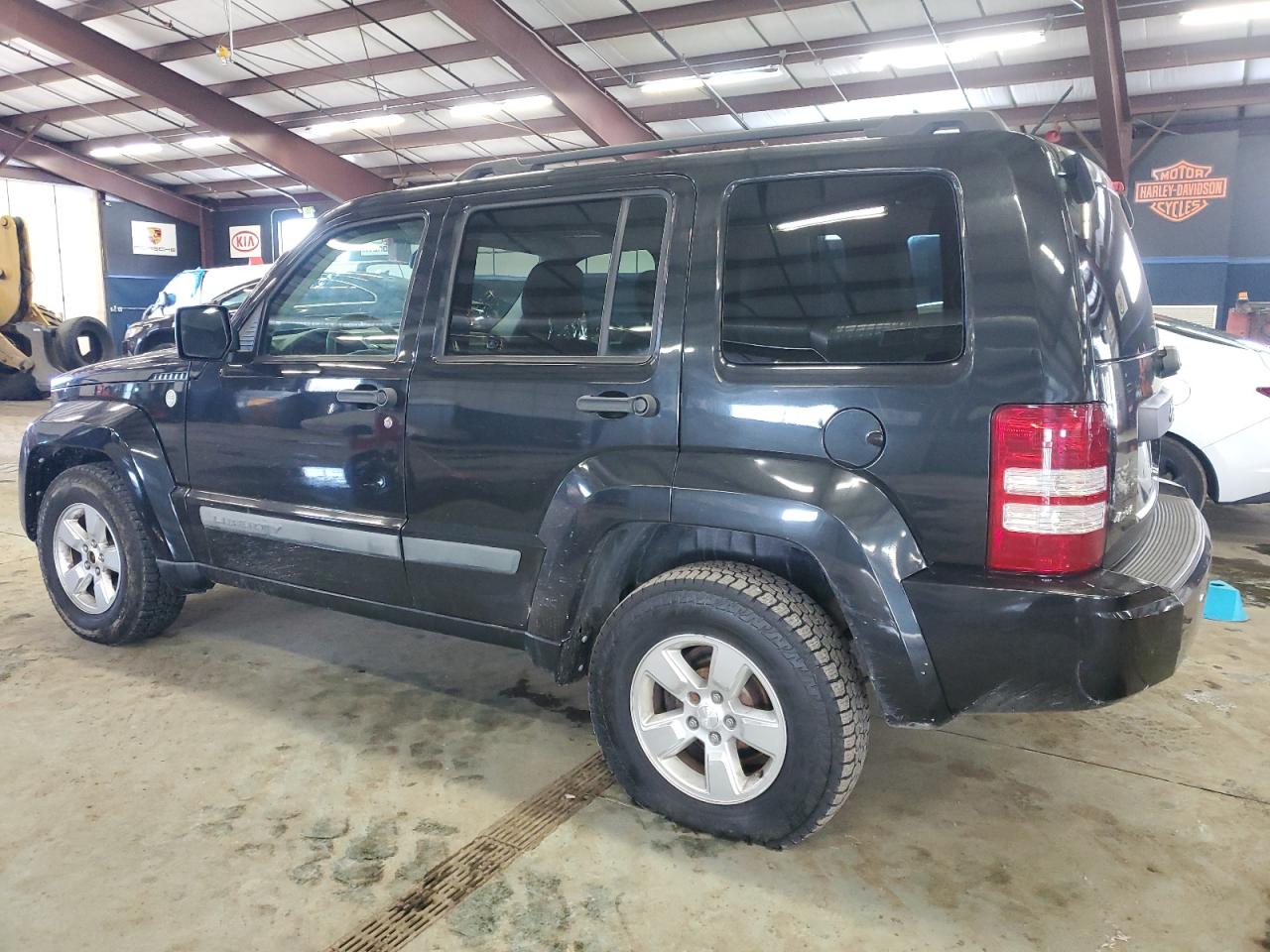2010 Jeep Liberty (North America) - Image 2