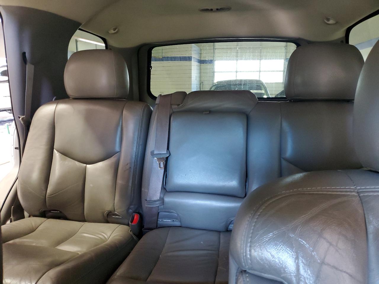 2003 GMC Yukon - Image 10
