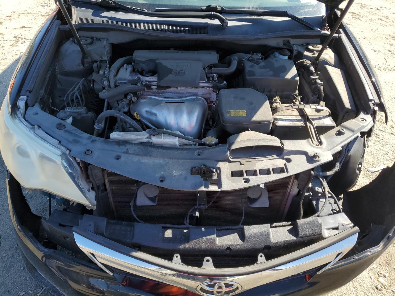 2012 Toyota Camry - Image 11