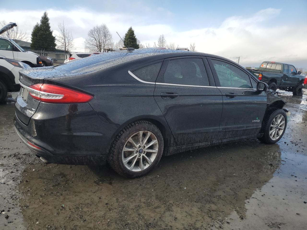 3FA6P0LU0HR374498 FORD FUSION 2017