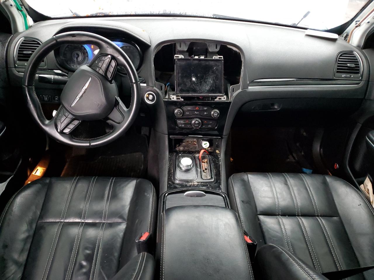 2018 Chrysler 300 - Image 8