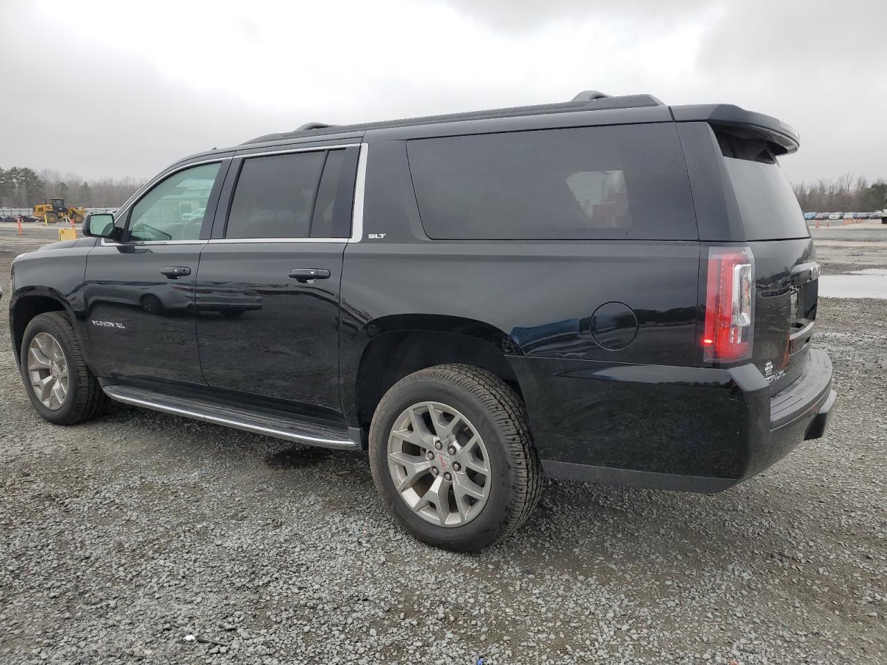 2016 GMC Yukon - Image 2