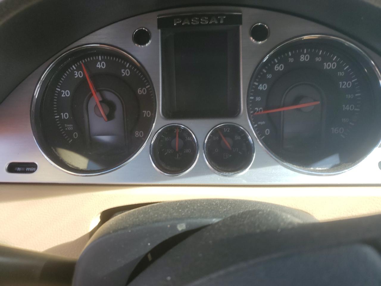 2008 Volkswagen Passat - Image 9