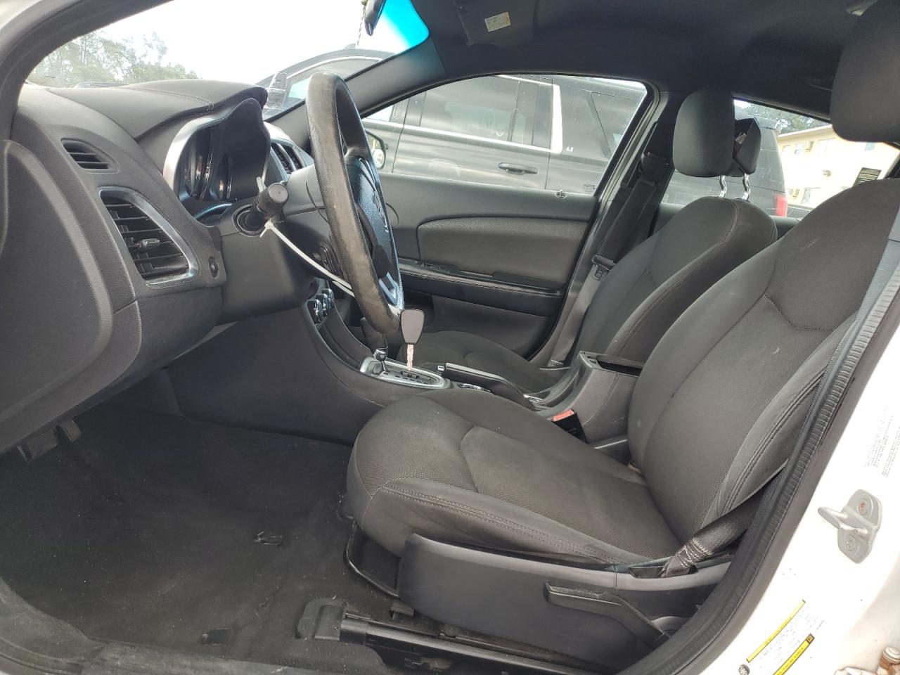 2012 Dodge Avenger - Image 7