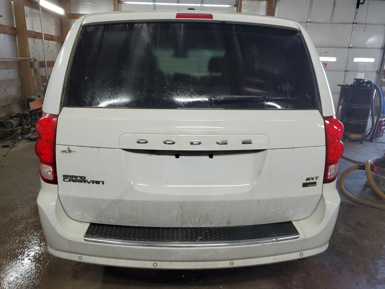 2017 Dodge Caravan - Image 6