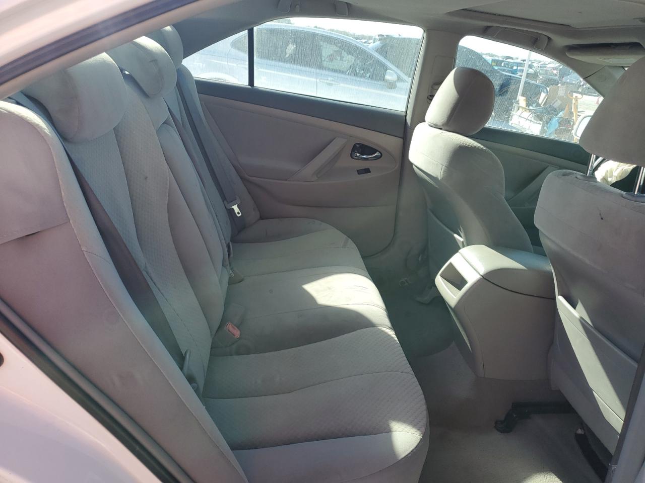 2009 Toyota Camry - Image 10