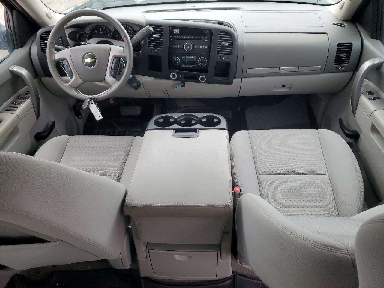 2013 Chevrolet Silverado - Image 8