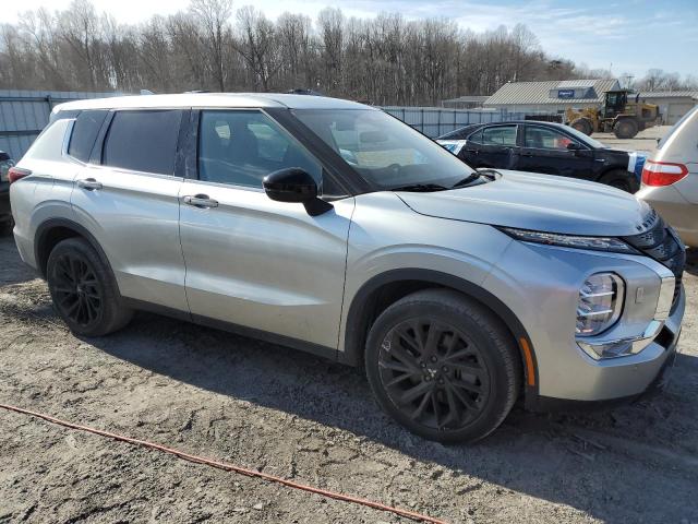  MITSUBISHI OUTLANDER 2022 Srebrny