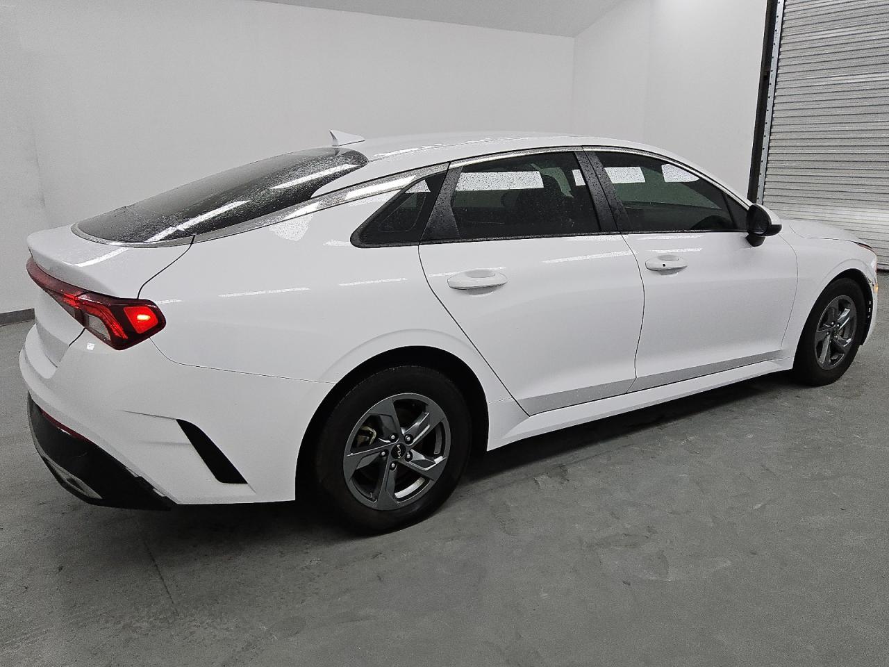 2022 Kia K5 - Image 3