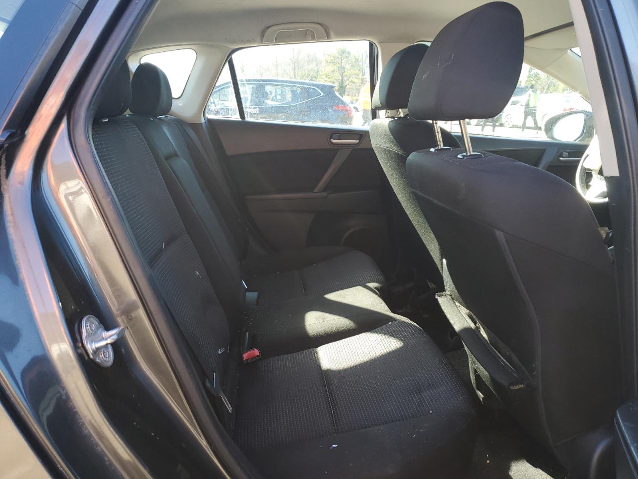 2013 Mazda 3 - Image 10