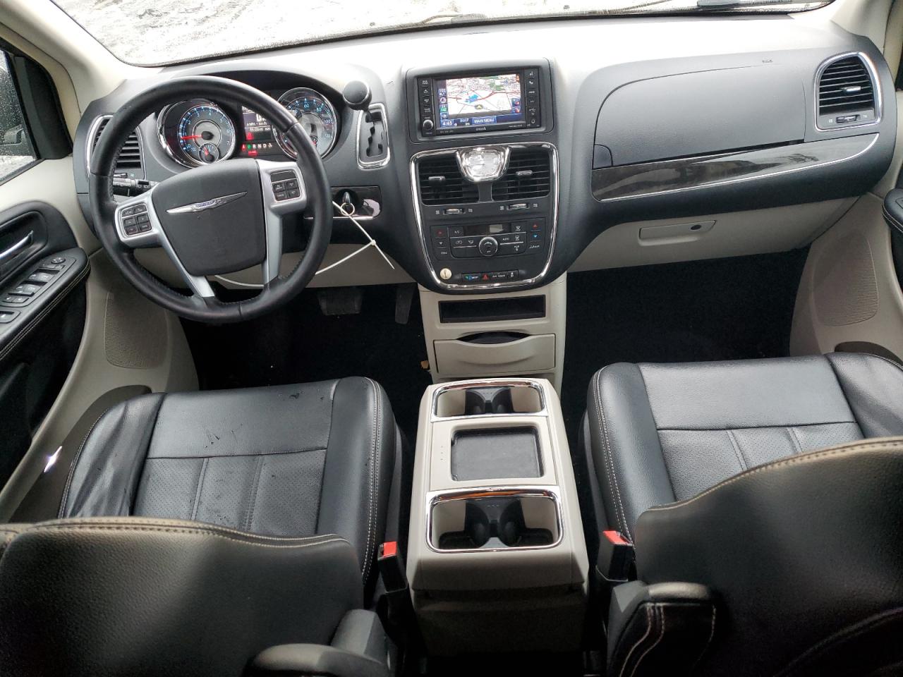 2012 Chrysler Town & Country - Image 8
