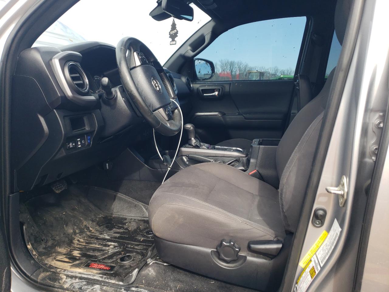 2018 Toyota Tacoma - Image 7