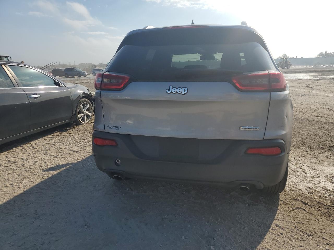 2014 Jeep Grand Cherokee - Image 6