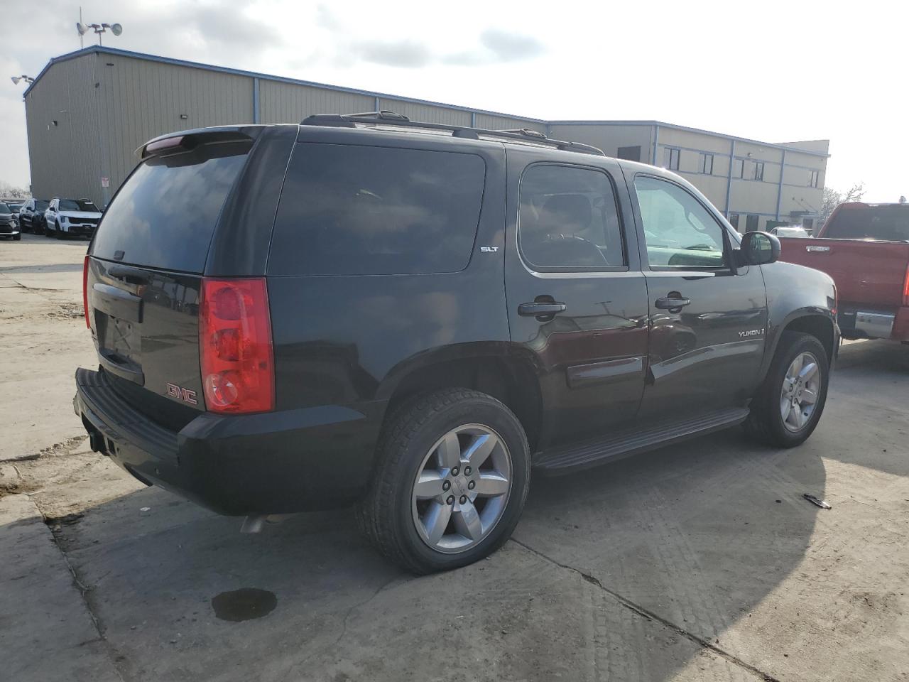 2009 GMC Yukon - Image 3