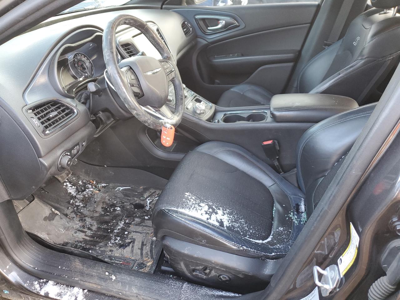 2016 Chrysler 200 - Image 7