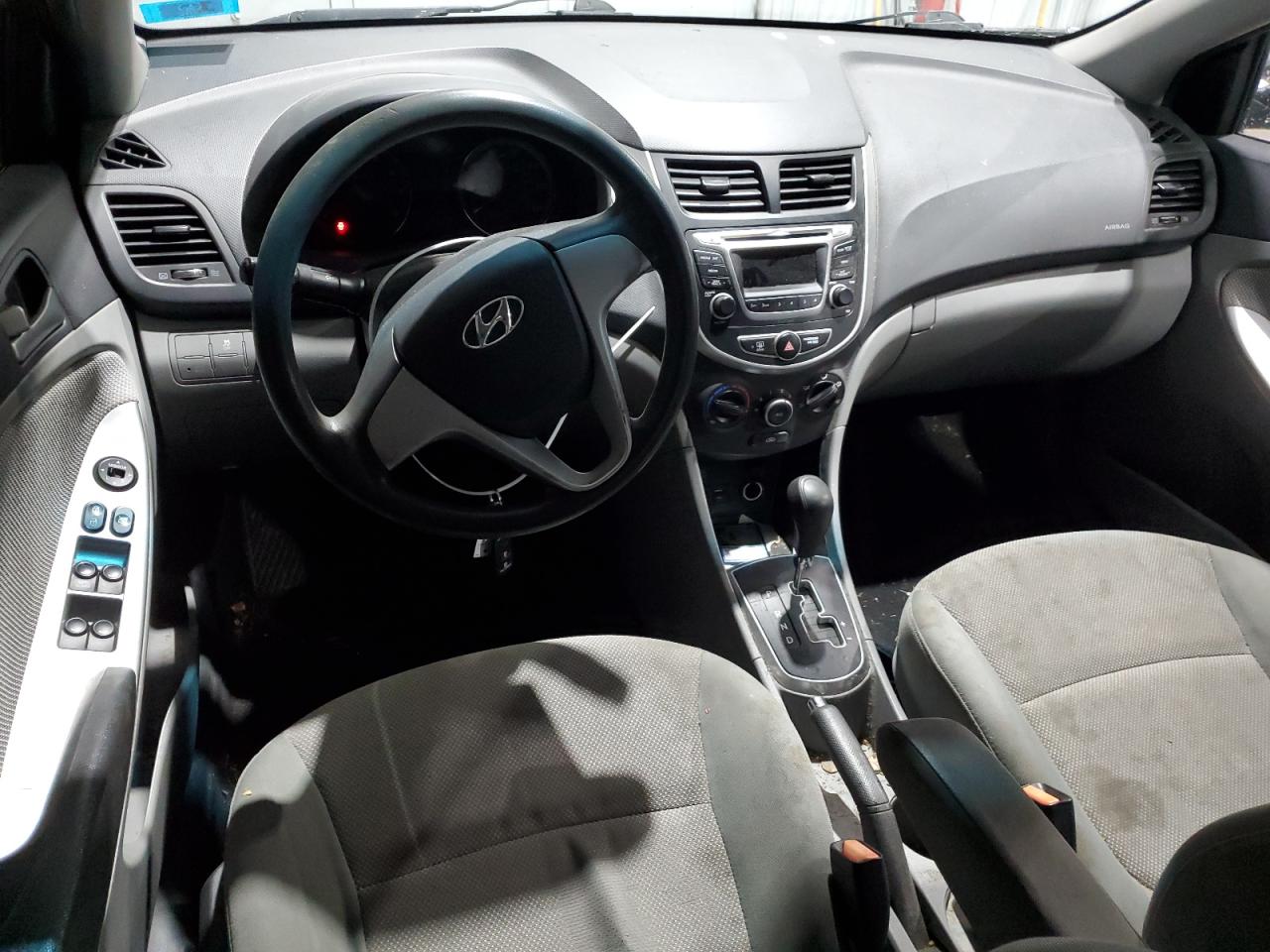 2014 Hyundai Accent - Image 8