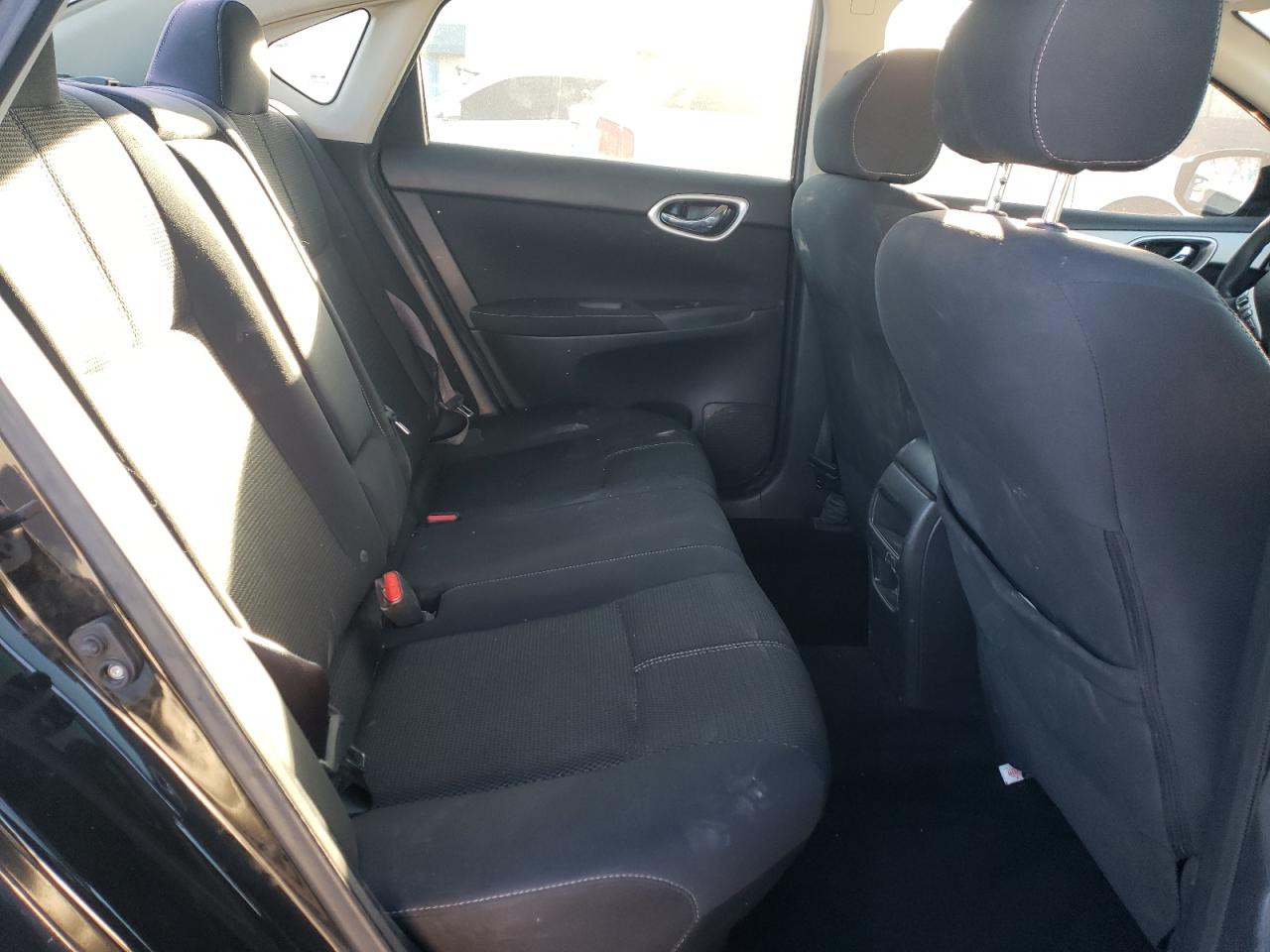 2015 Nissan Sentra - Image 11
