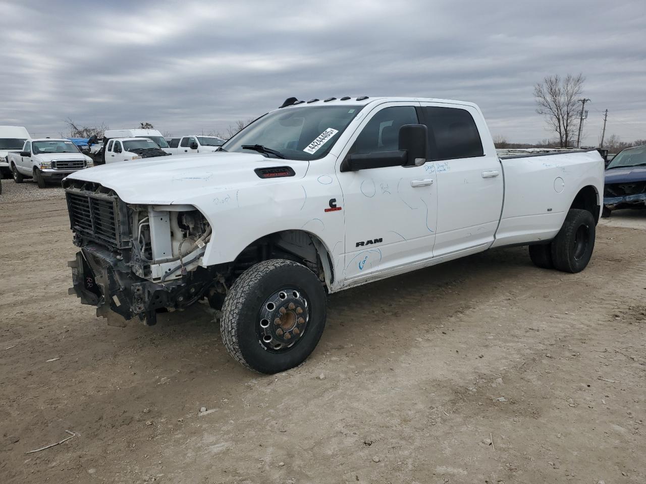 2020 Ram 3500 Big Horn zu verkaufen in Kansas City, KS - All Over