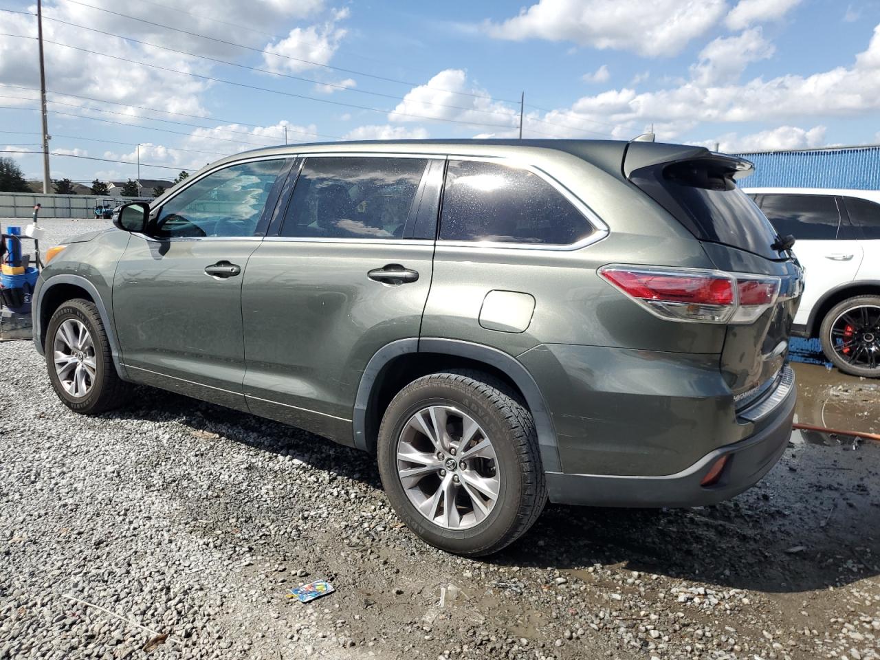2016 Toyota Highlander - Image 2