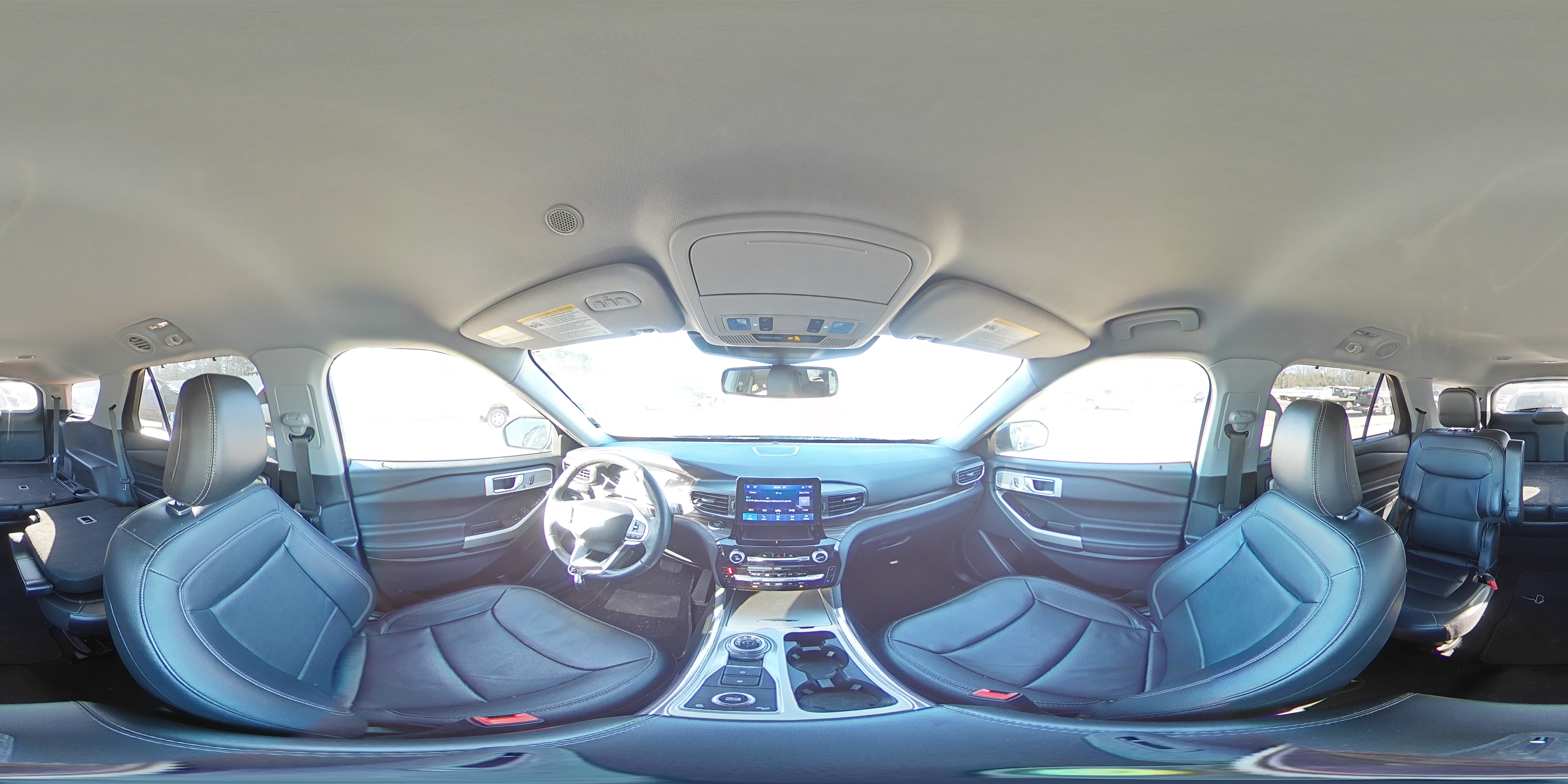 2023 Ford Explorer - Image 13